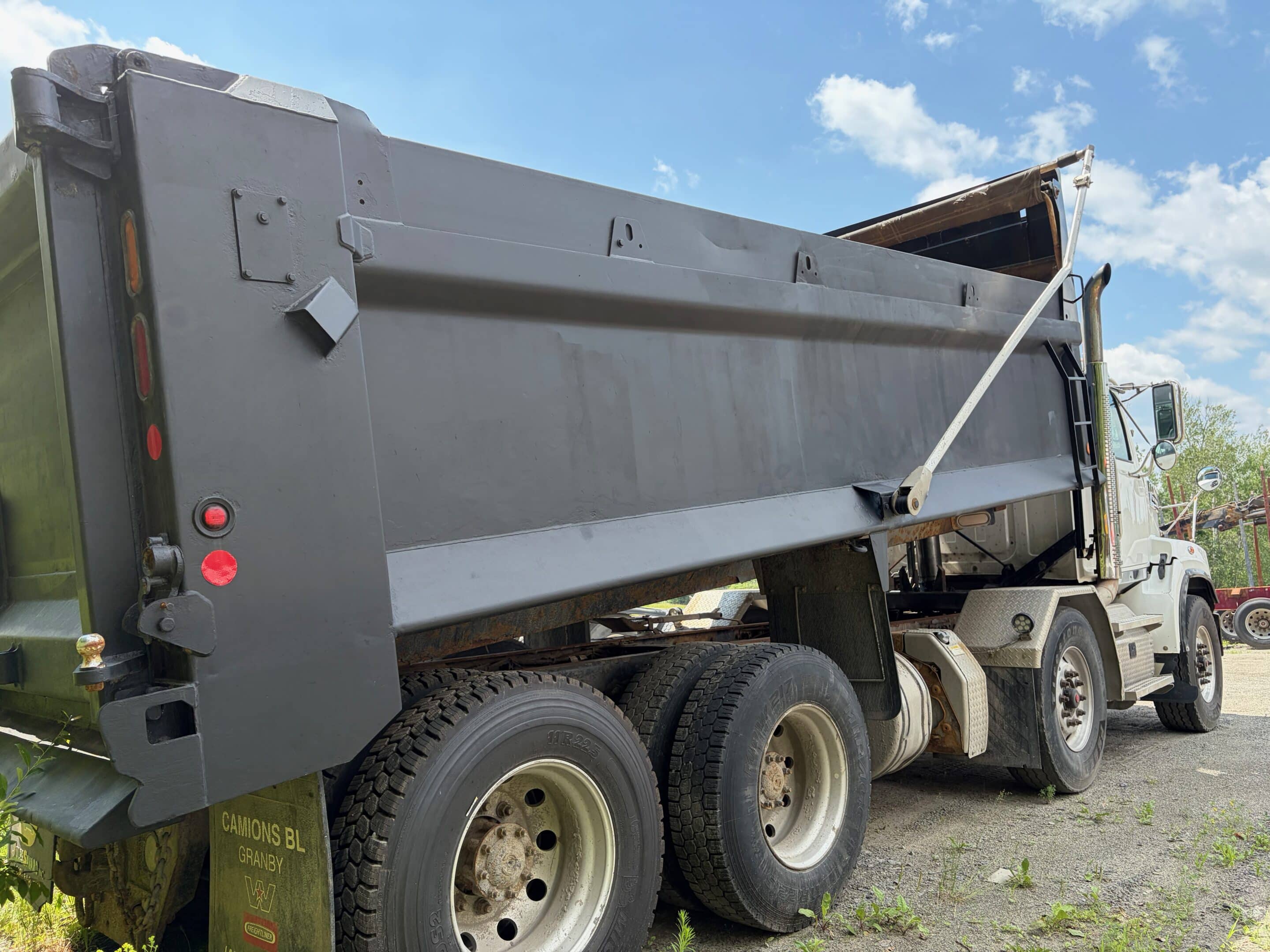 12-wheel Western Star dump truck 4700SB, DD13 450 hp engine, 18-speed manual transmission, 350,000 km - Year: 2018 - Stock #E1370E/10852 - Image 5