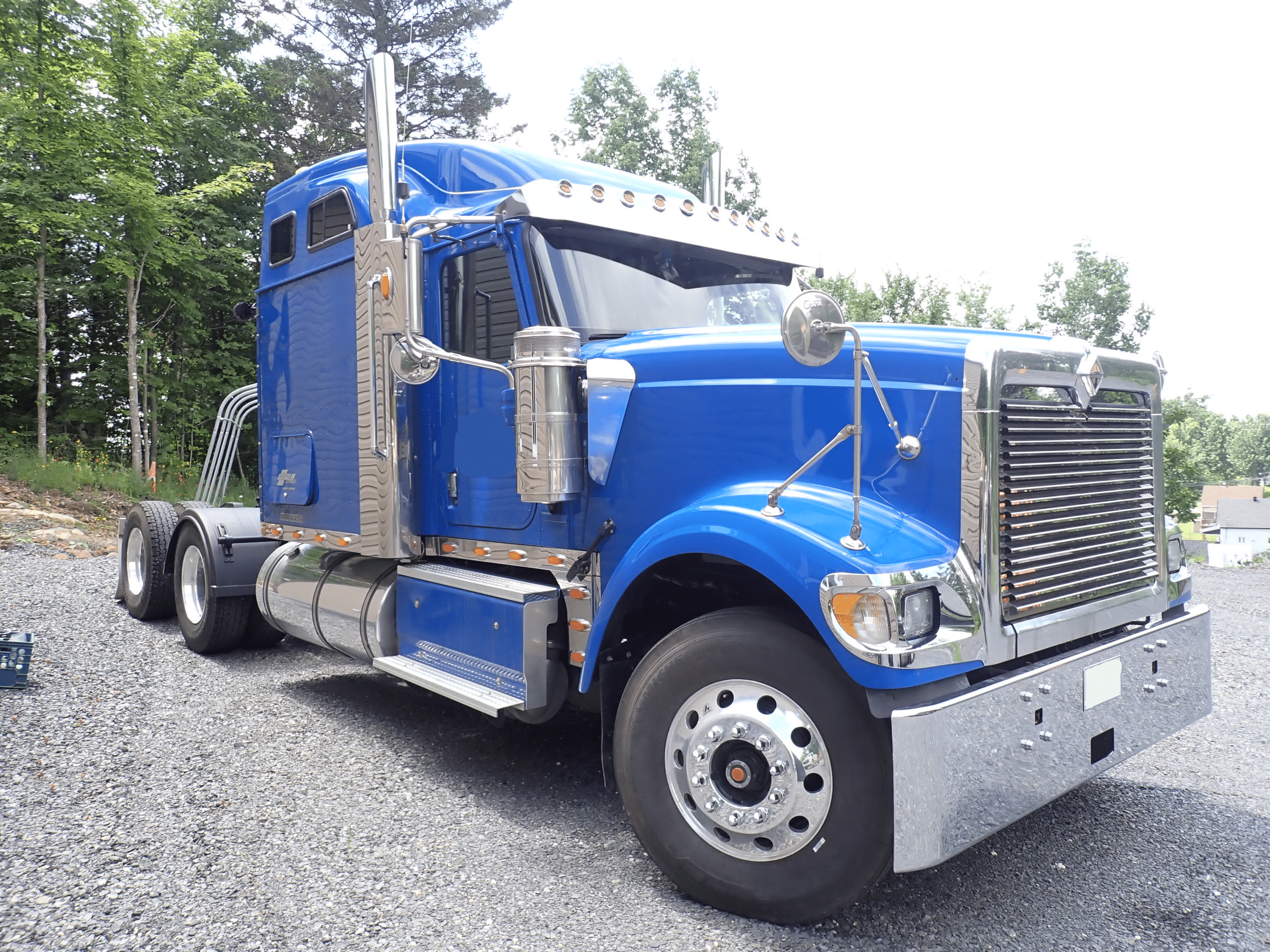Camion 10 roues couchette International 9900i repeint-1386778KM-Année 2015-Stock #S2603A/11348 – Image 2