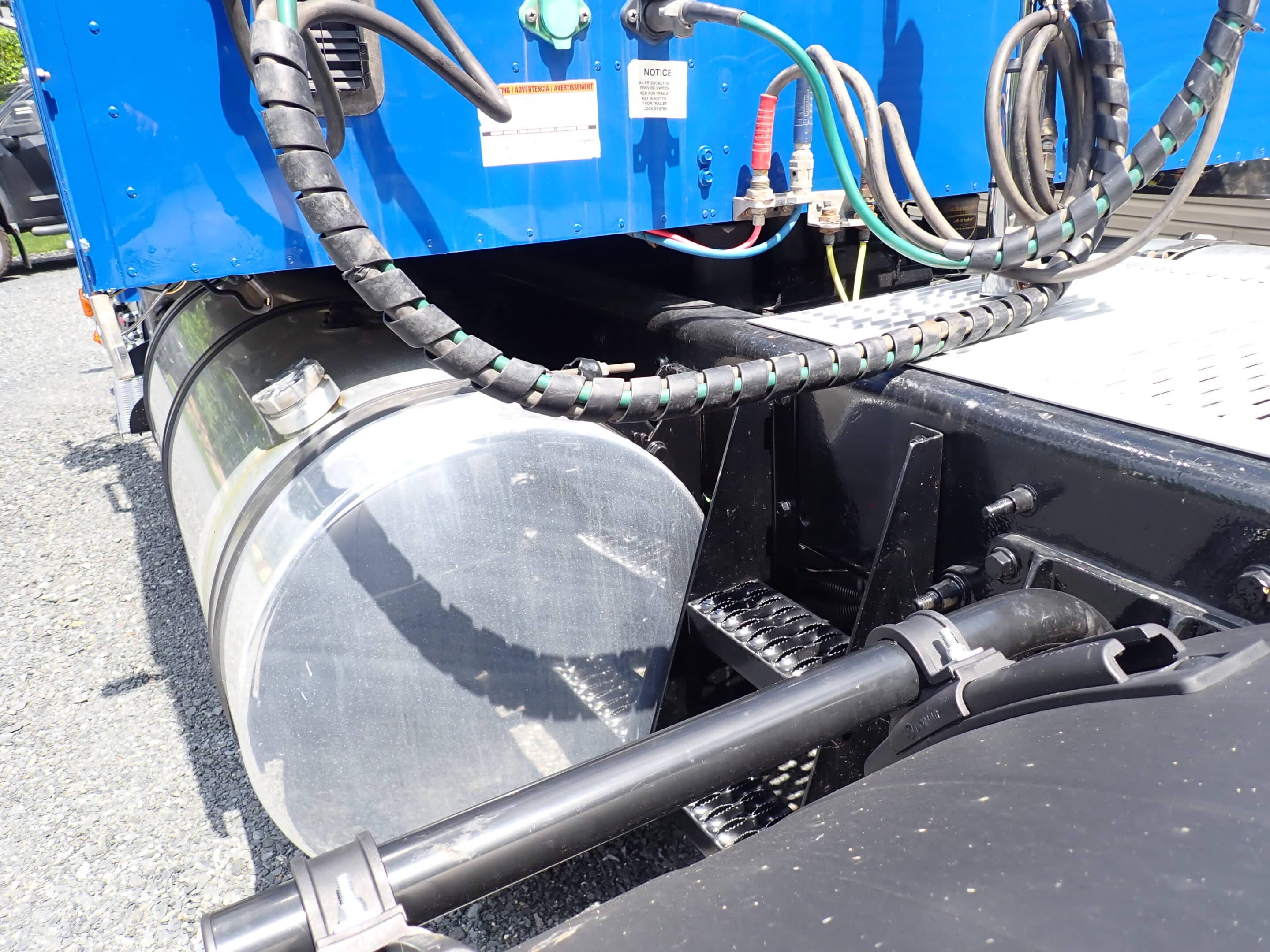 Camion 10 roues couchette International 9900i repeint-1386778KM-Année 2015-Stock #S2603A/11348 – Image 6
