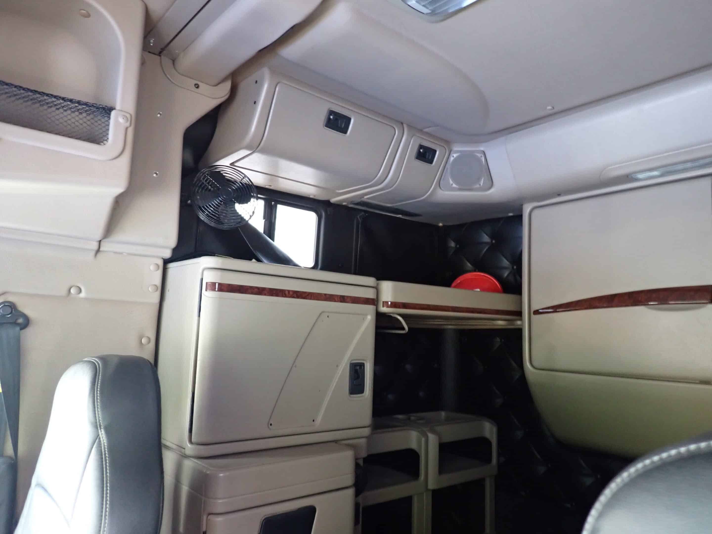 Camion 10 roues couchette International 9900i repeint-1386778KM-Année 2015-Stock #S2603A/11348 – Image 11