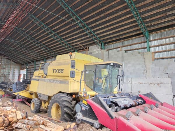 Batteuse New Holland TX 66 avec 4 table-Année:1995-Stock#d11459b