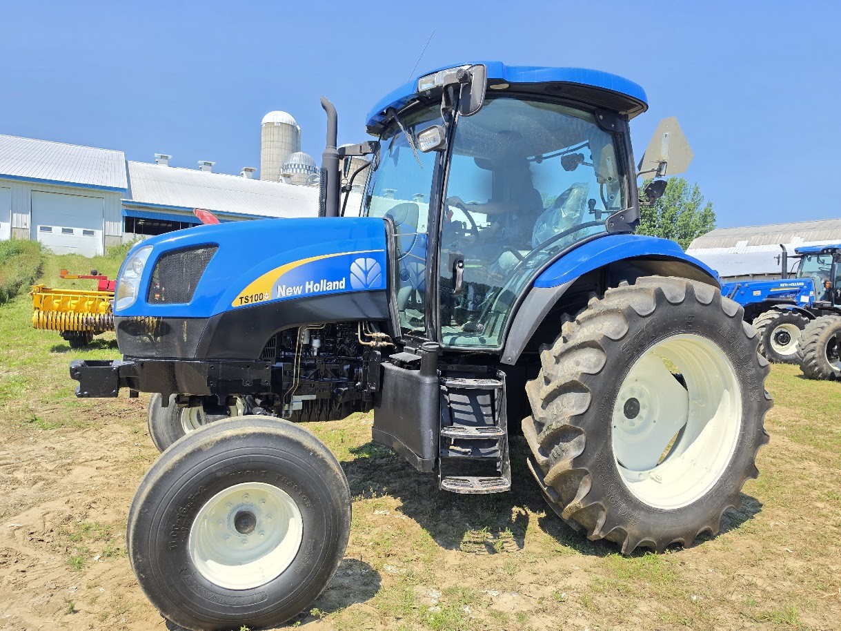 Tracteur New Holland TS100A 30km - Année: 2005 - 7640hrs - Stock#d11472r
