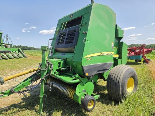Presse à balle ronde John Deere 854 - Stock#d11472e