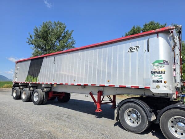 East 3-axle 40 ft dump trailer, Teflon, tarp, grease system - Year: 2008 - Stock #d11489a