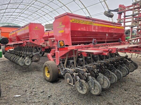 Sunflower 9434 grain drill 40 ft, 7.5 in spacing, 3 sections - Stock#d11523b