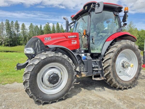Tractor Case IH Maxxum 125, 16x16 Transmission w/ Creeper - Year: 2017 - 2,595 Hrs - Stock#d11525a