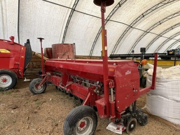 Case IH 5400 Drill 15 ft, 7.5 in spacing - Year: 2002 - Stock# R1008b/11559