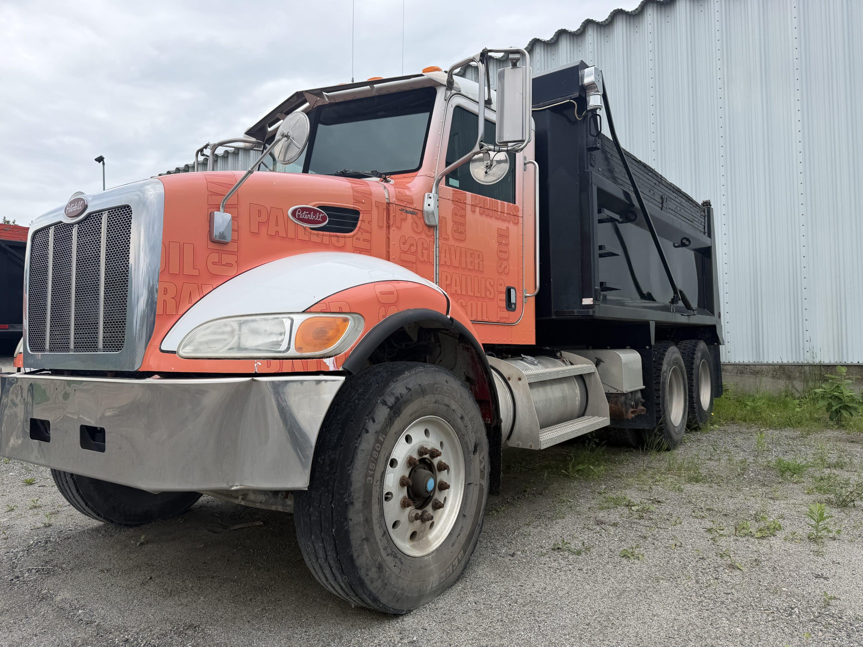 Camion dompeur 10 roues Peterbilt 348 Automatique Année:2013 -Stock#P