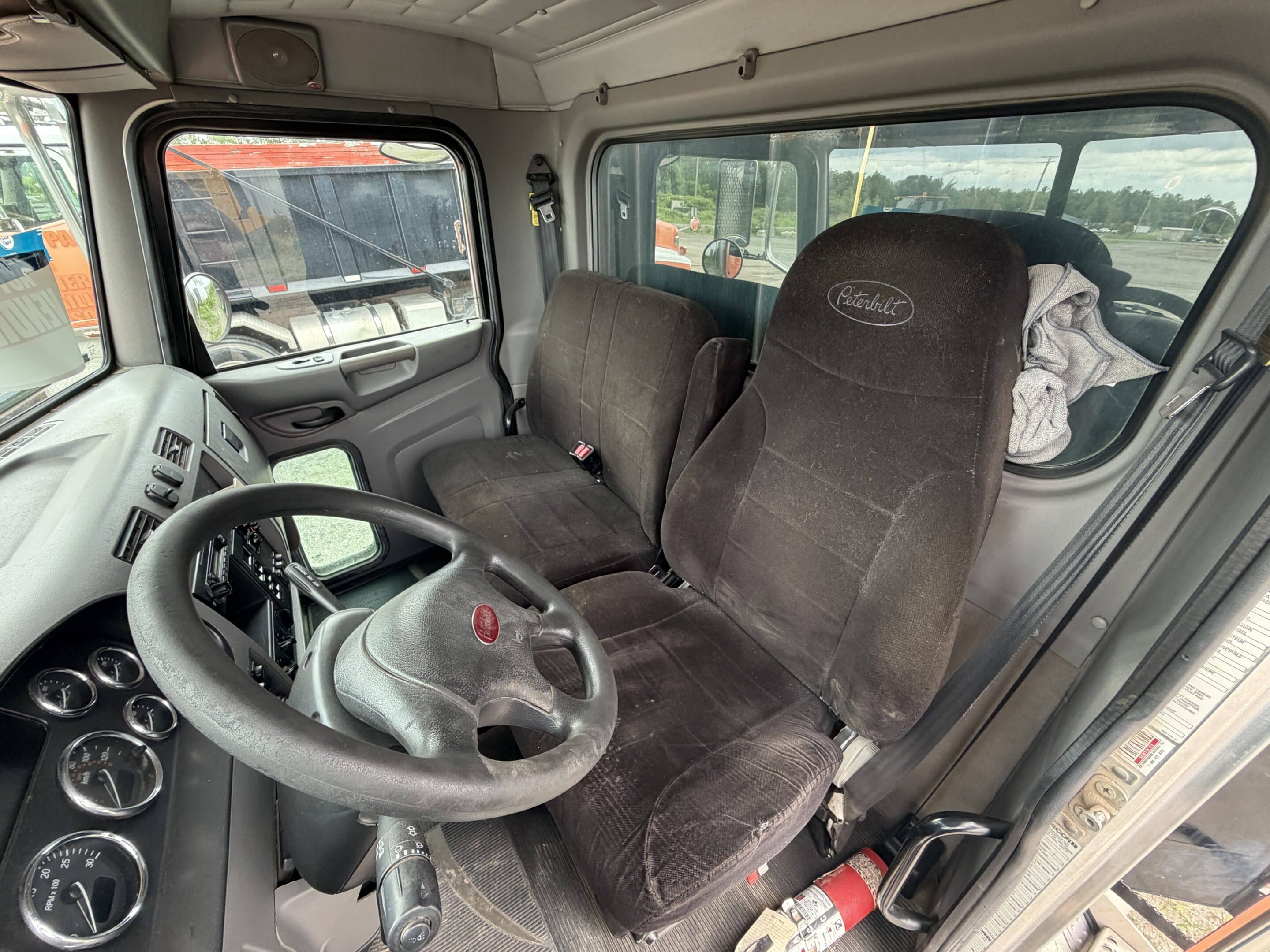 Camion dompeur 10 roues Peterbilt 348 Automatique Année:2013 -Stock#P – Image 10