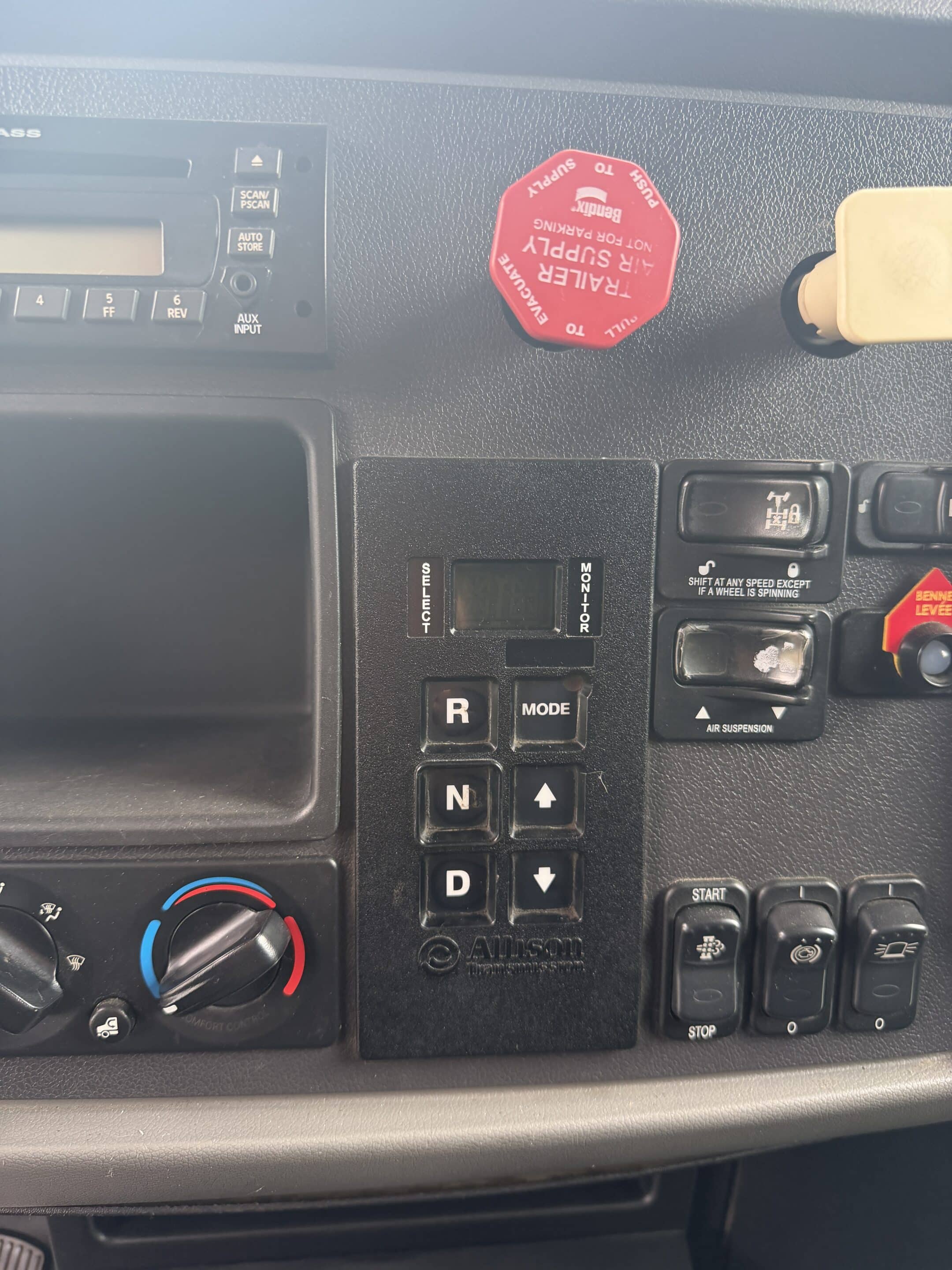 Camion dompeur 10 roues Peterbilt 348 Automatique Année:2013 -Stock#P – Image 11