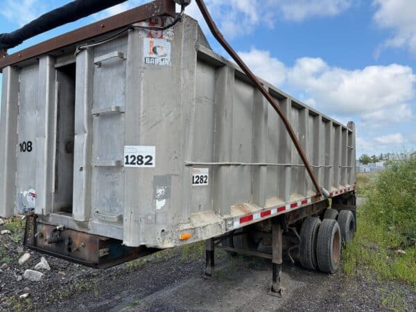 2-Axle Dump Trailer Canadian Trailmobile - Year: 1976 - Stock# E1443G/8631