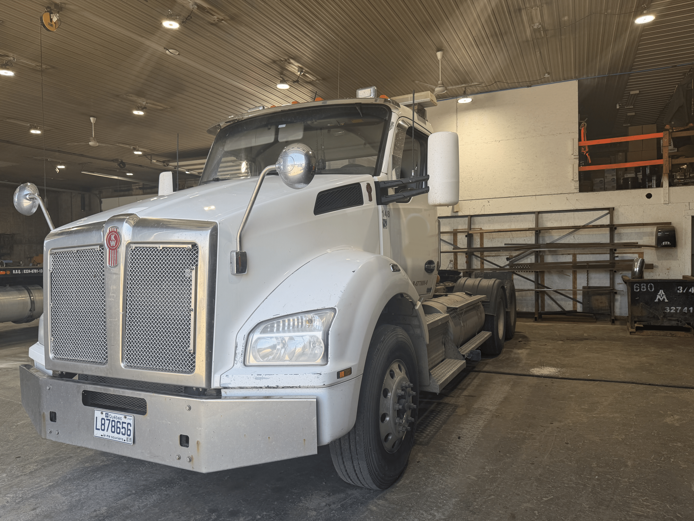 Kenworth T880 Day Cab Truck Year: 2017 - 575,000 km Stock #P1551 - Image 7