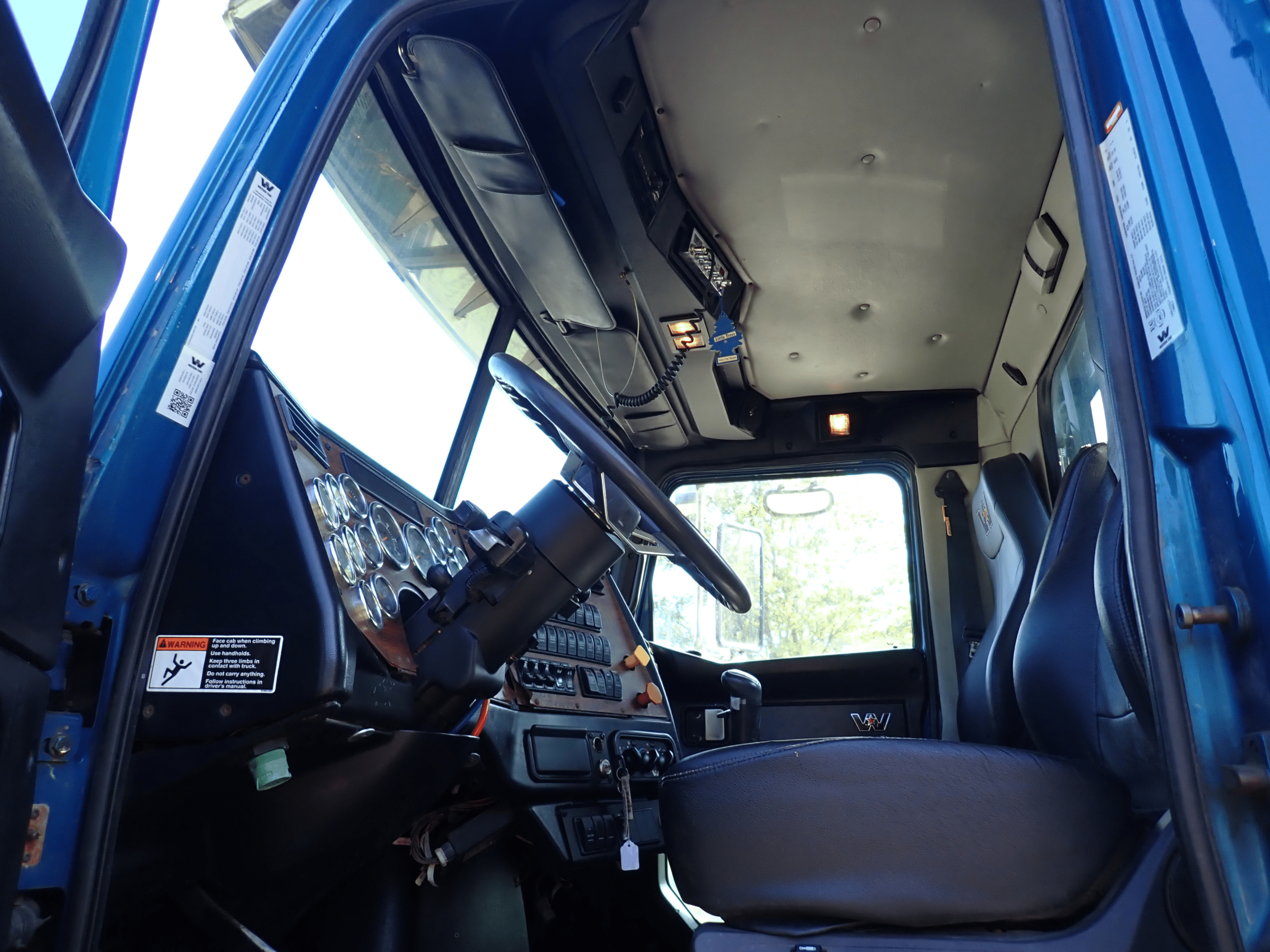 Western Star 4900SF 10-wheeler day cab with wet kit for Rotobec self-loader-285,786 miles-Year 2019-Stock #S2608B/11432 - Image 7