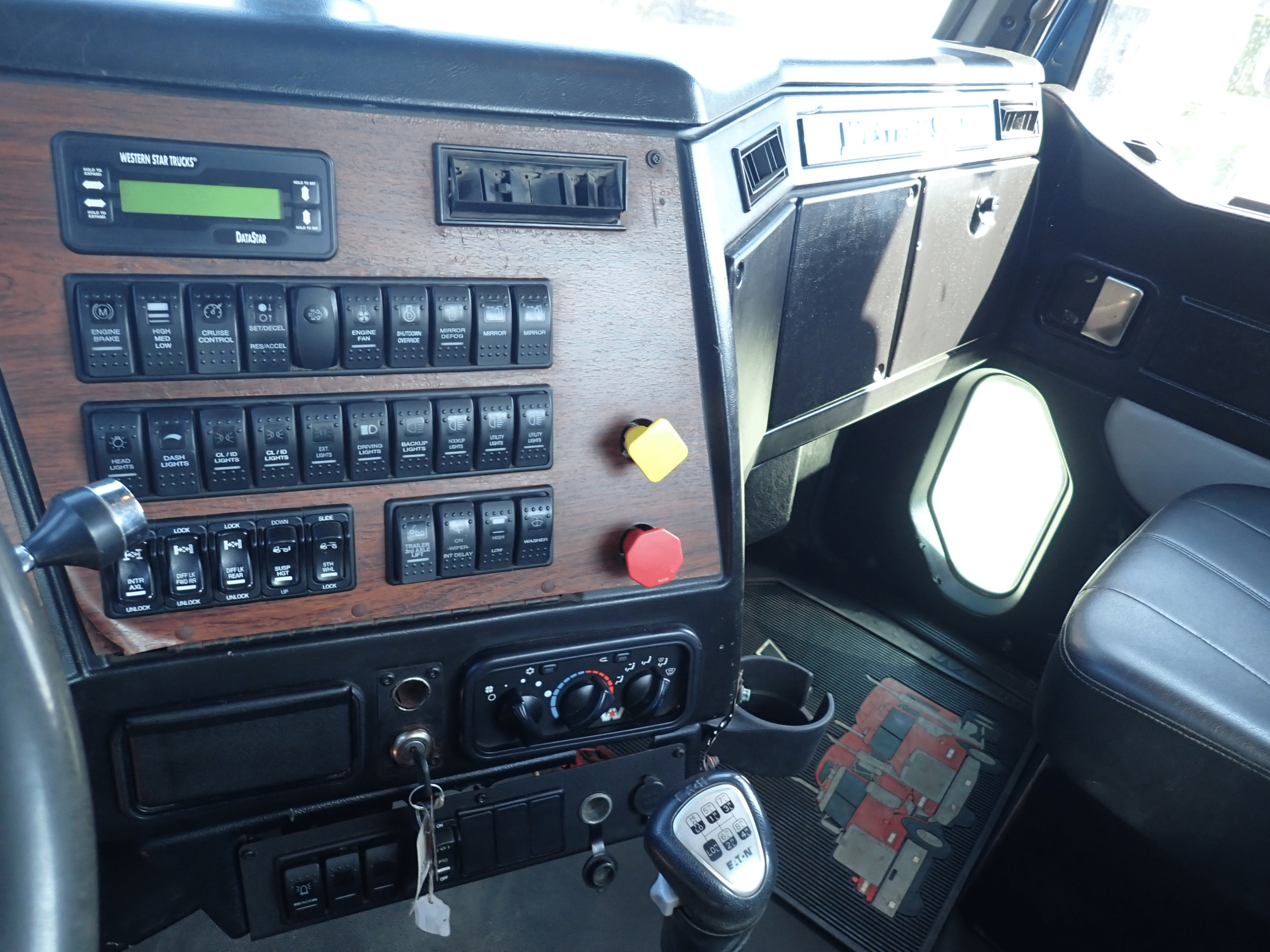 Western Star 4900SF 10-wheeler day cab with wet kit for Rotobec self-loader-285,786 miles-Year 2019-Stock #S2608B/11432 - Image 8