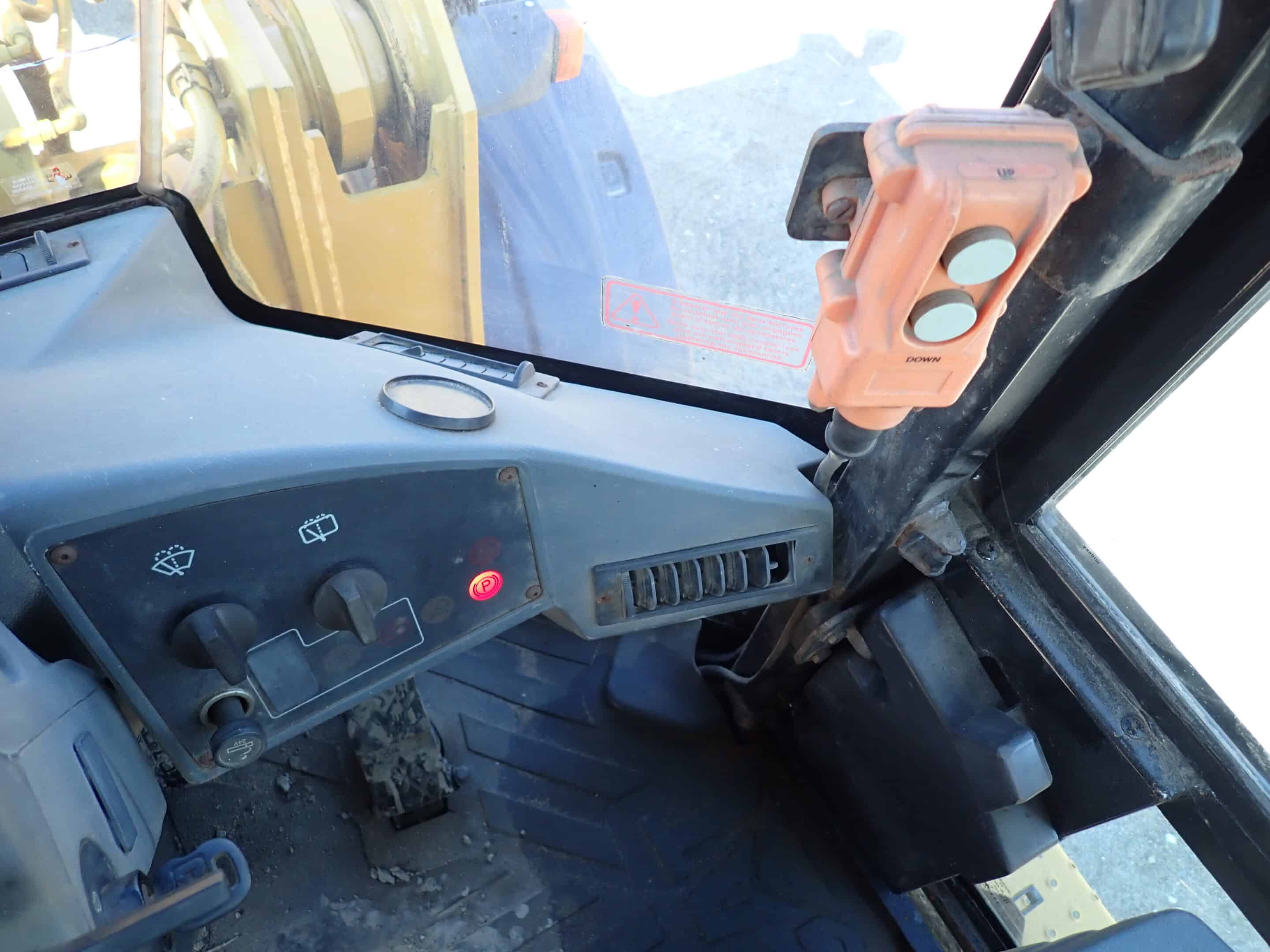 Loader Caterpillar 928G avec godet et gratte à neige-15123HRS-Année 2000-Stock #S2608E/11432 – Image 8