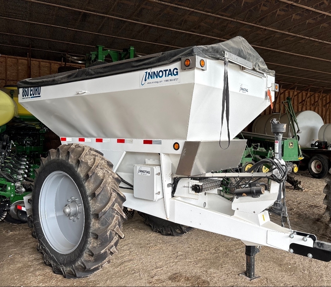 Épandeur Chaux/Engrais Innotag 860 EURO Iso ,rate contrôleur John Deere-Année:2022-Stock#d11482b