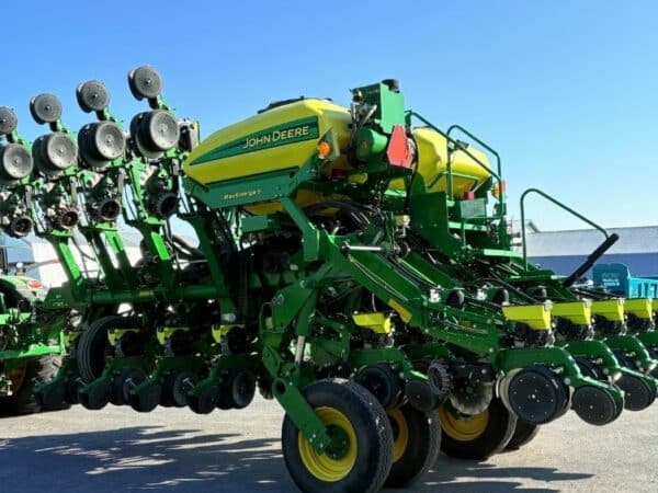 John Deere 1795 planter 12/24, 2-row clutch, down pressure - Year: 2016 - Stock#d11574a