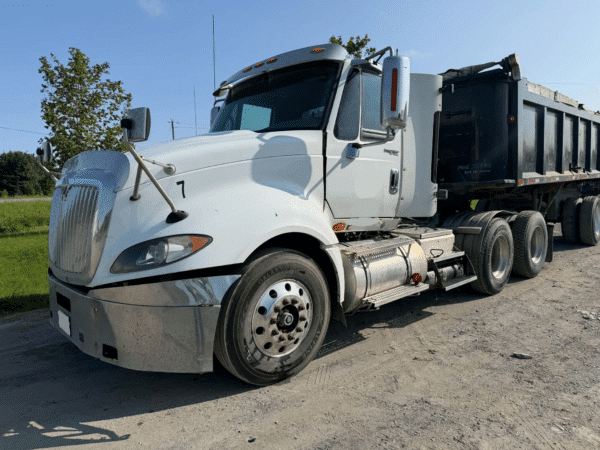 Camion 10 roues day cab International Pro Star 2008