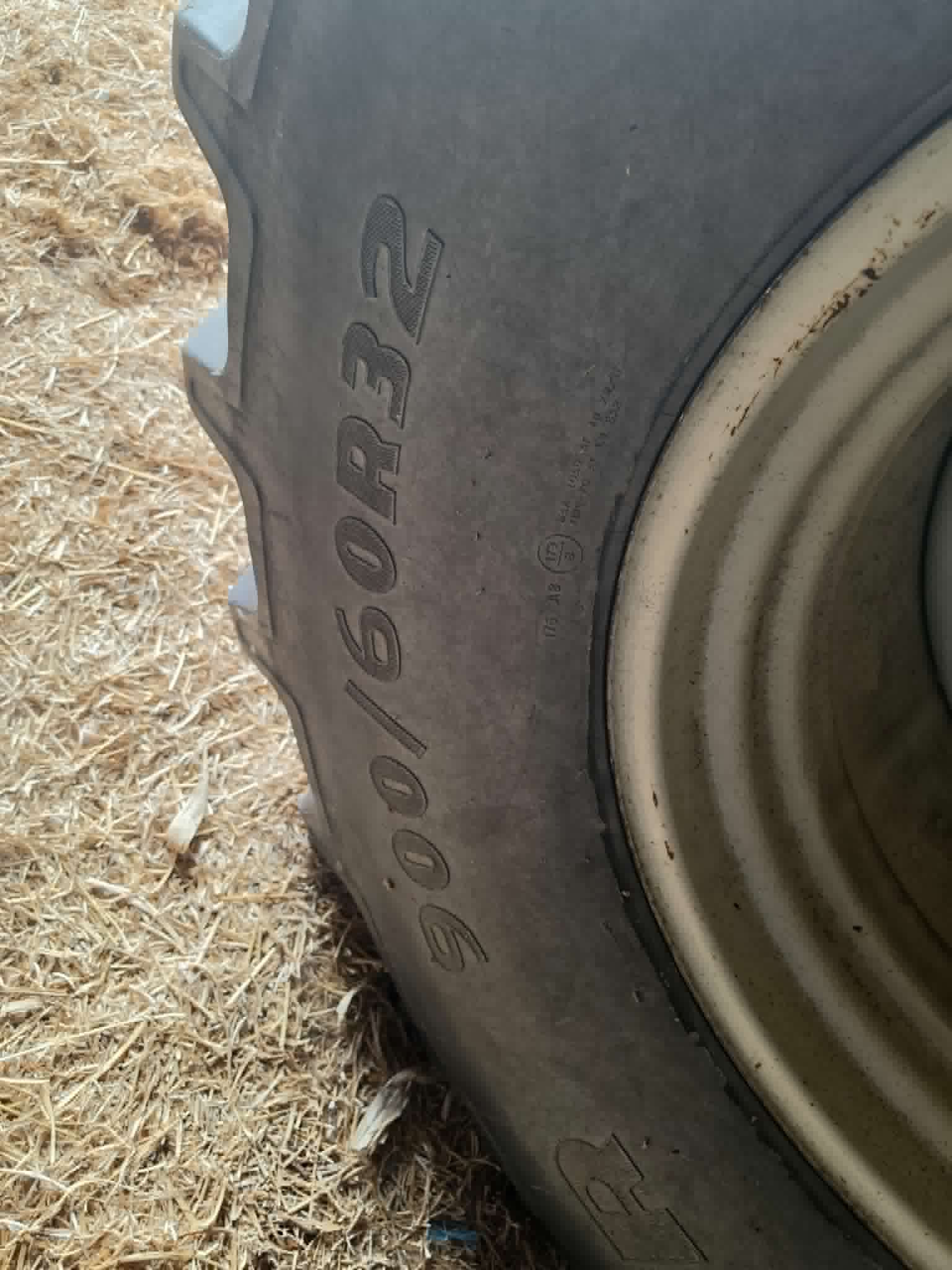 Grain Cart Brent 575 avec balance pneu 900/60r32 - Stock#d9777c – Image 4