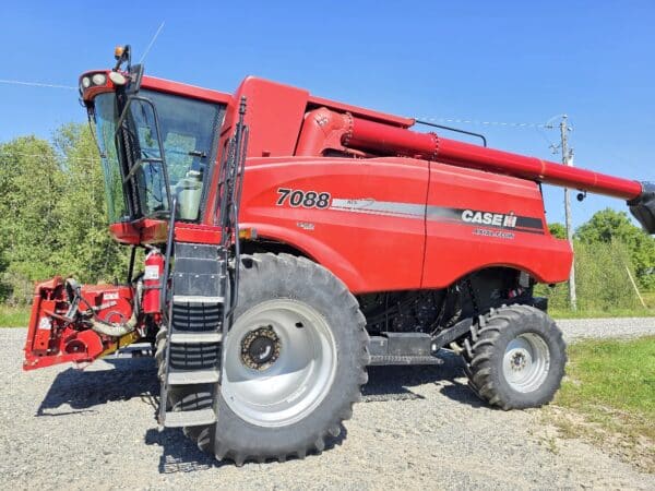 Case IH 7088 AWD Combine, Big Top - Year: 2012 - 30 ft header available - Stock#d10780f
