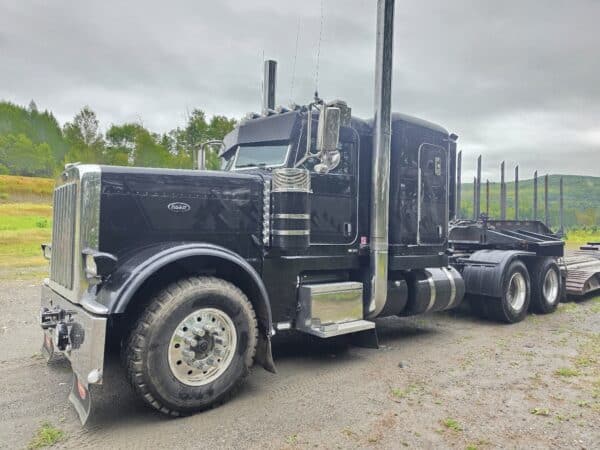 Peterbilt 389 Sleeper Truck - Cummins 15L Engine - 18-Speed Transmission - Year: 2019 - 665,000 km - Stock#d11617a