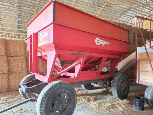 Unverferth 325 gravity wagon, 4 wheels, with fertilizer auger - Stock#d11699p