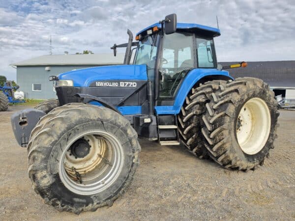 Tracteur New Holland 8770 SuperSteer -Année: 2000-8150hrs-Stock#d11691a