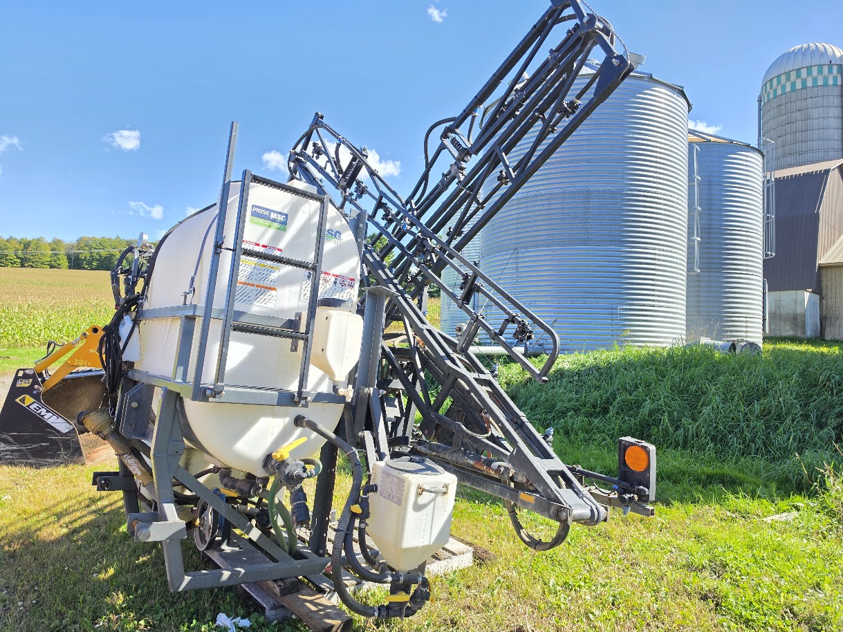 Arroseuse Porté MSG P1135 E 300 gallon , 60 pi boom 3 section, iso-Stock#d11696i