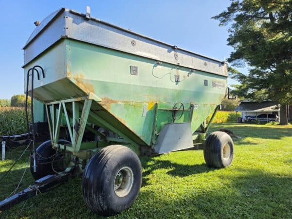 Parker 4800 Gravity Wagon with Tarp and Auger - Stock#d11732l