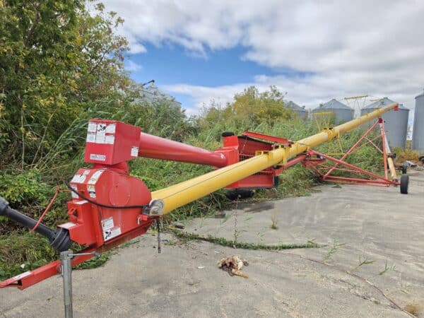 Westfield 10 in x 70 ft Grain Auger with Basket - Stock#d11740c