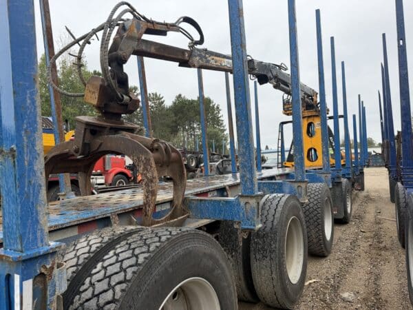 Remorque forestière 4 essieux Fabrinor année:2023 avec chargeur Rotobec 910 Stock#P1579/11664b