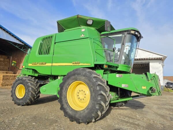 John Deere 9650 AWD Combine, Big Top - Year: 2000 - 5010/7050 hrs - Stock#d11704g