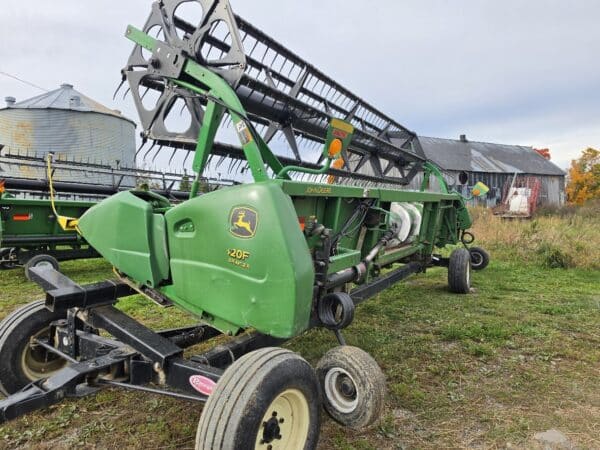 John Deere 620f 20 ft Combine Header - Year: 2005 - Stock#d11704v