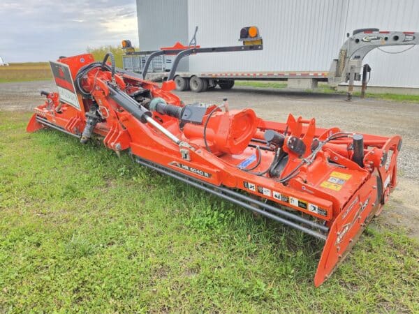 Herse rotative Kuhn HR 6040 R repliable 6 mètres - Année: 2021 - Stock#d11810a