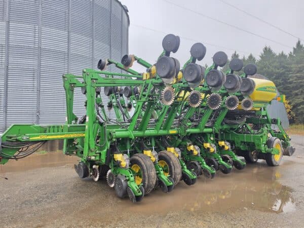 John Deere 1790 CCS Planter 16/31-row, iso-Year: 2005-Stock #d11846u