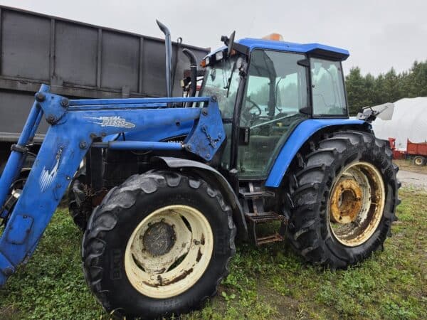 New Holland TS 100 Tractor Loader-Year:2002-11,910 hrs-Stock#d11846b1