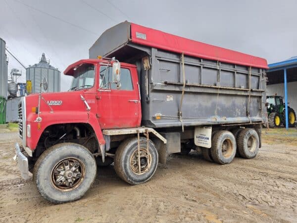 12 roue Dompeur Ford L8000-Année:1988 -563309km-Stock#d11846d1