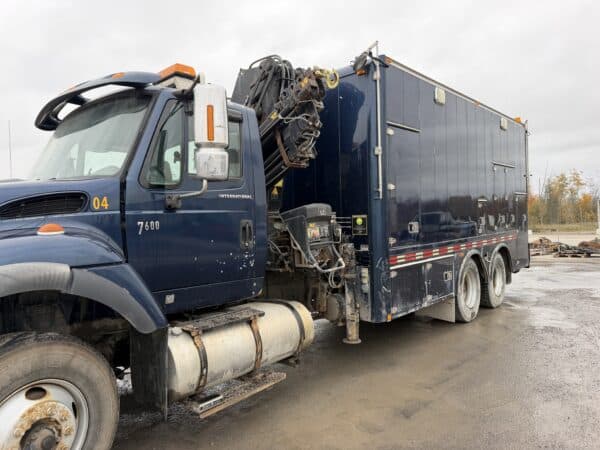 Camion de service 10 roues International 7600 Année:2005 -171025 km Stock#P1596/11838a