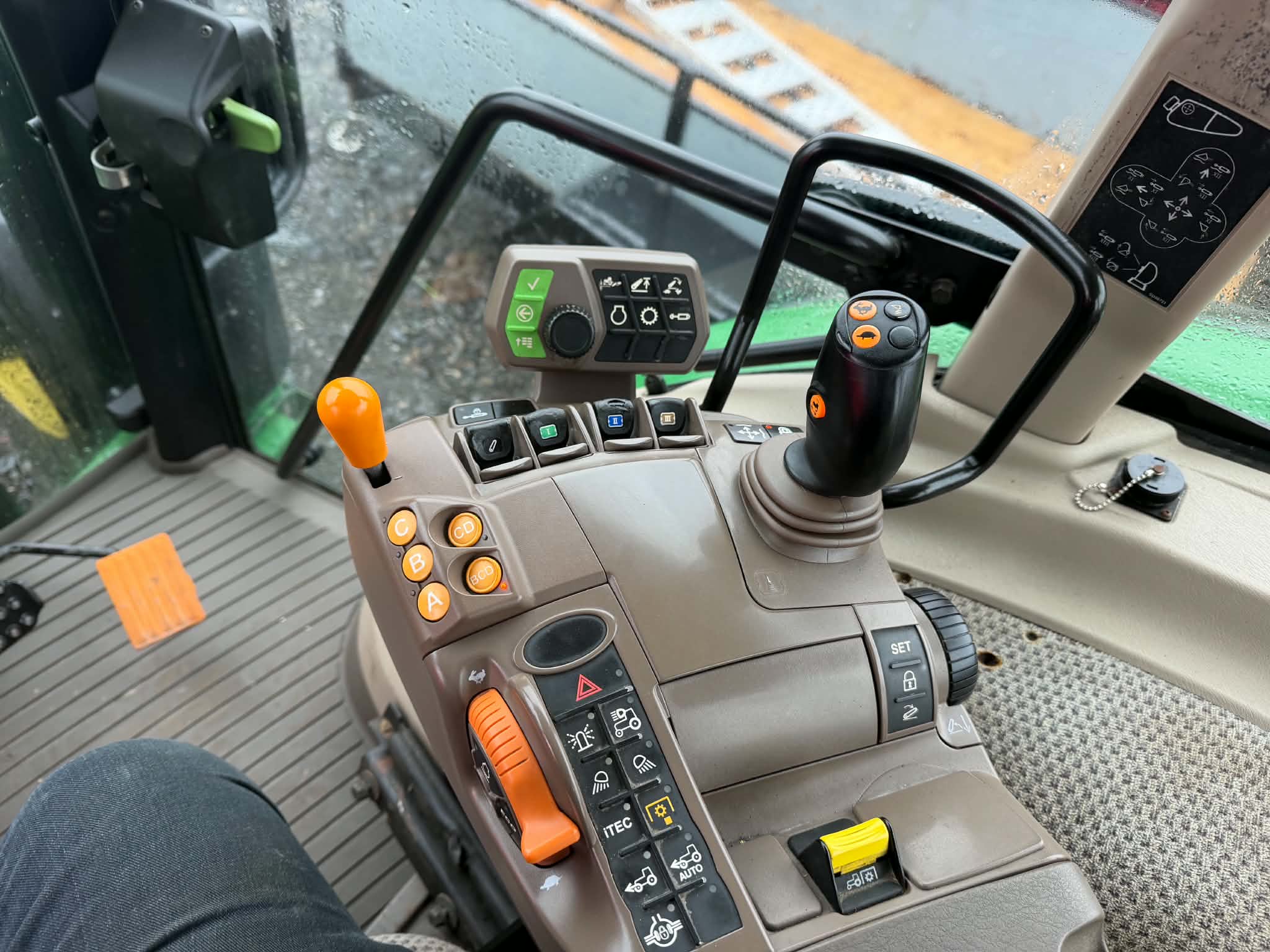 Tracteur John Deere 5100R avec pneus à neige Nokian-2248HRS-Année 2018-Stock #S2651A/5808 – Image 8