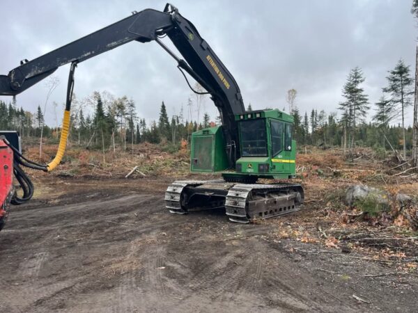 Multifonctionnelle John Deere 703JH 2011 sans tête