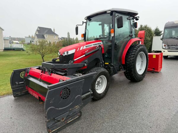 Tracteur compact Massey Ferguson 1760M 2019 avec équipement à neige