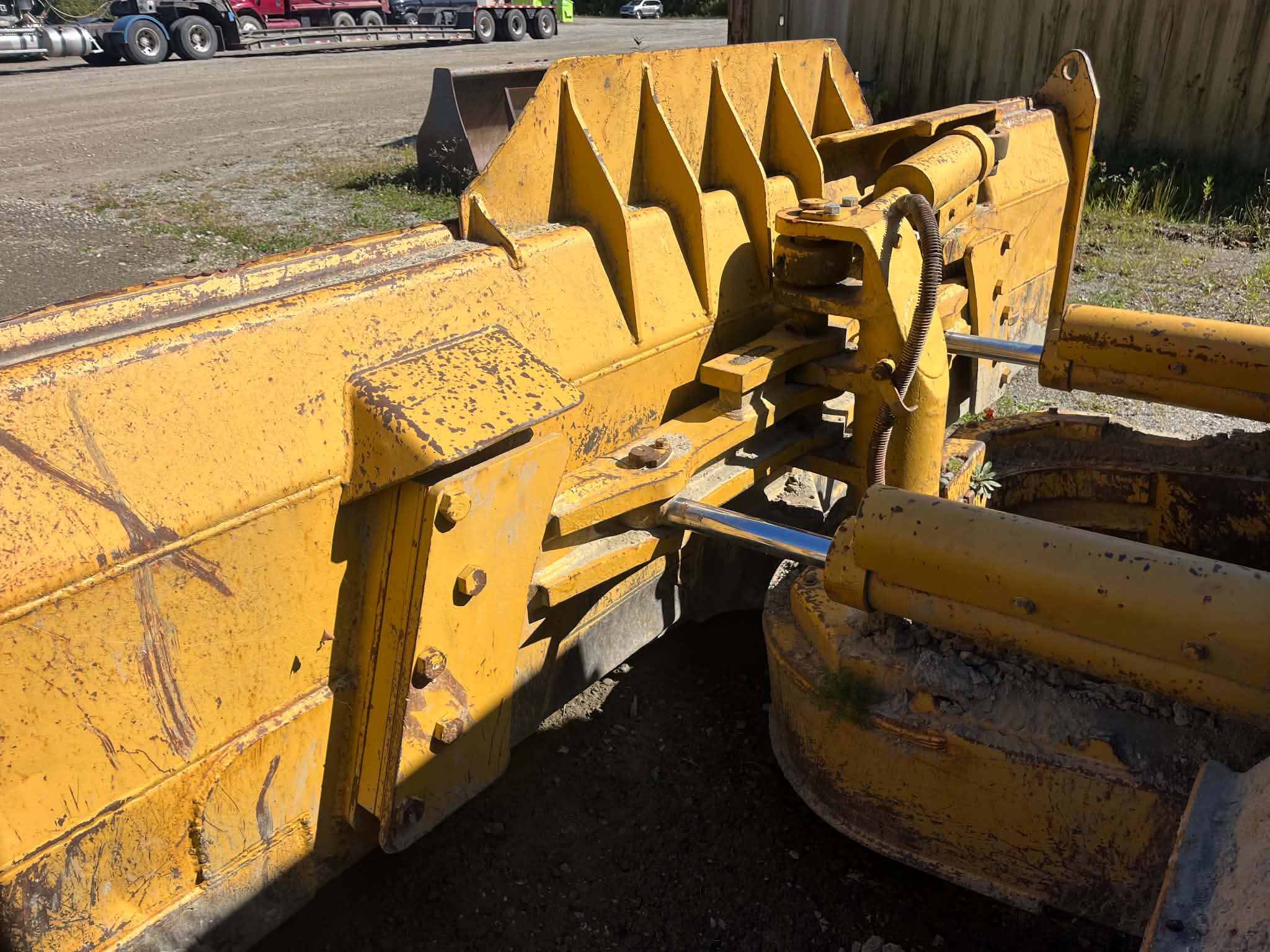 Bull Caterpillar D5H LGP avec gratte 6 positions (moteur 3000HRS)-18000HRS-Année 1994-Stock #S2652A/11432 – Image 7