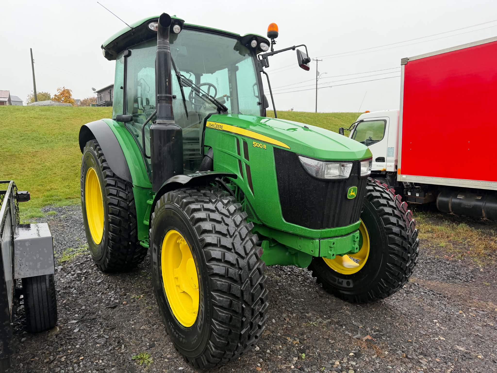 Tracteur John Deere 5100R avec pneus à neige Nokian-2248HRS-Année 2018-Stock #S2651A/5808 – Image 4