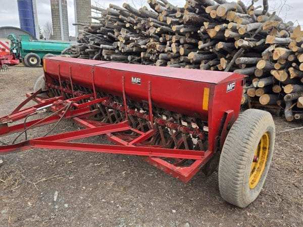 Semoir Massey Ferguson 43 au 7po 14 pi - Stock#d10830m